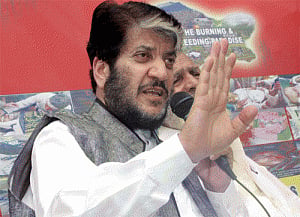 ED issues fresh summons to Shabir Shah