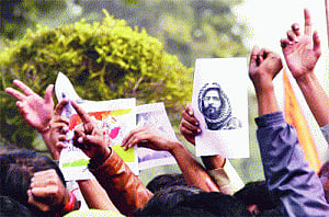 JNU ROW escalates as leaders throng campus
