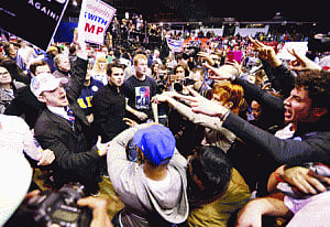Trump cancels Chicago rally amid clashes