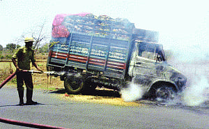 Violence mars JMM bandh: 9,500 held in Jharkhand