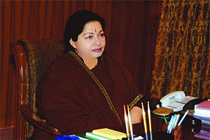 Amma writes to PM over Sri lanka Navy's assaults on Indian fishermen