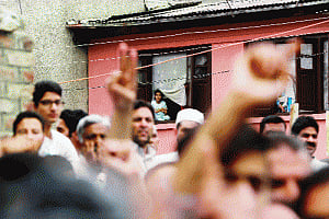 HM seeks locals' help to restore peace in Valley