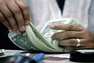 Strengthening dollar depletes India's foreign reserves: Experts
