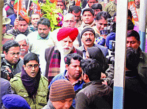 BJP team stopped from entering Malda