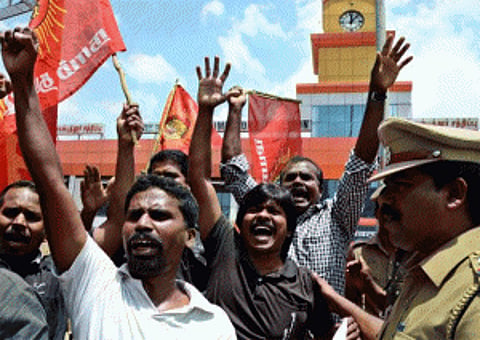 Naam Tamizhar katchi activists held