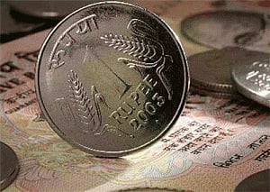 Rupee gives up early gains, down 9 paise