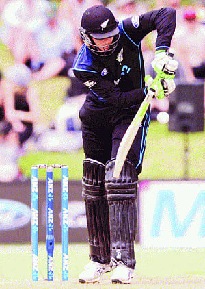 NZ beat Pak in 2nd T20, levels series