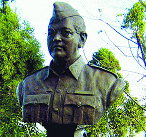 Nehru's aide kept key Netaji files