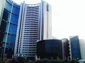 Govt has enough funds to finance municipalities: Report