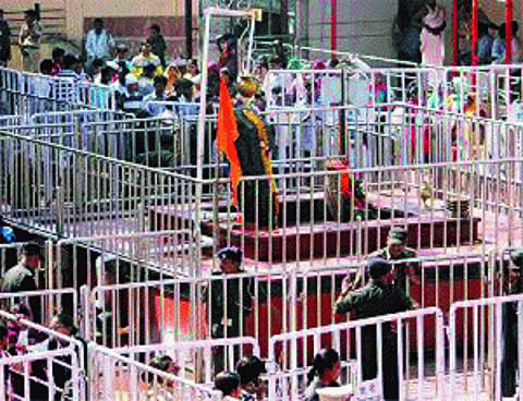 'Bar men too' is Sri Sri's solution to Shani temple row