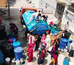 Delhi government to waive off pending water bills.