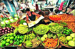 Inflation slips to (-)0.9% in January