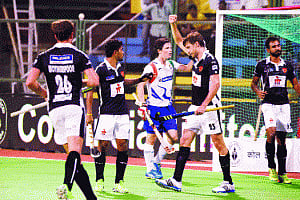 Mumbai outclass UP 6-3 in HIl
