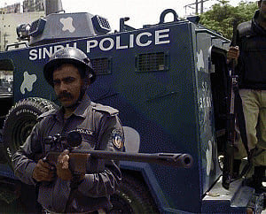 Pak police kill 12 militants in Karachi