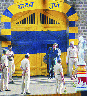 Sanjay Dutt gets azadi