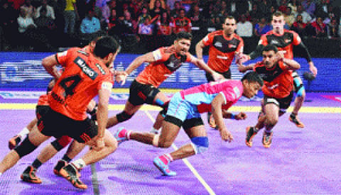 U Mumba outclass Panthers, enter semis