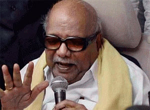 Either Centre or TN govt should release Rajiv convicts:Karuna