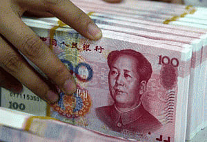 Chinese yuan strengthens against dollar