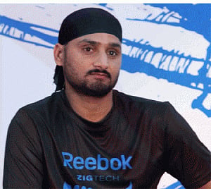 Dhoni coming up the order in Asia Cup final was my idea: Harbhajan