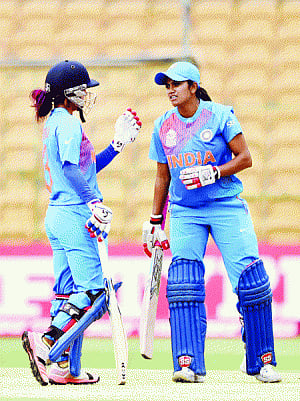 Eves hammer Bangla to start WT20 in style