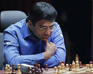 Anand crushes Svidler to come back in hunt in Candidates