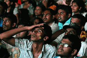 Peshawar to show Pakistan-India match on big screens