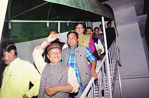 Rawat asked to prove majority by March 28