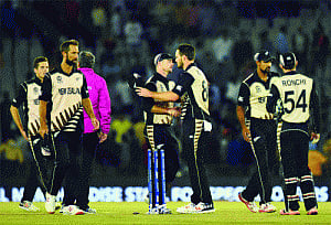 Kiwis fly into semis