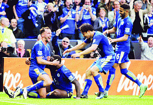 Foxes in touching distance of title