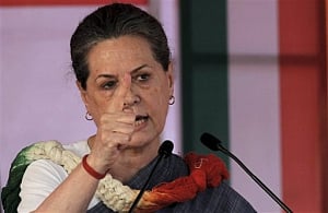 Mamata, Modi "two sides of the same coin": Sonia