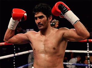 Another KO for Vijender, pummels Royer in longest bout so far