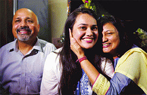 It's Delhi girl again; Kashmiri stands 2nd in UPSC exams