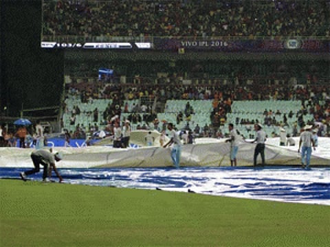Rain halts play at Eden Gardens