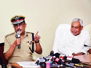 Enquiry into murder of Siwan scribe on: DGP