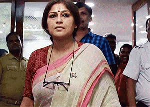 Rupa Ganguly heckled, convoy attacked by 'TMC supporters'