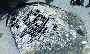 Road caves in at Shalimgarh Bypass
