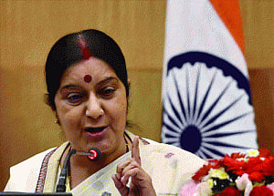 Sushma speaks to KCR over attack on Nigerian student