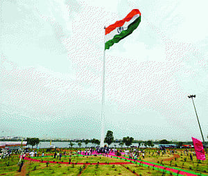 Biggest national flag flies in Hyderabad