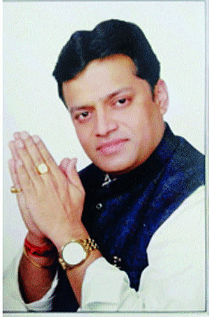 Fake MP held for duping people