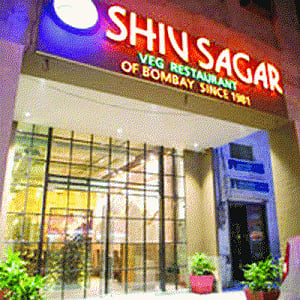 CP eatery refuses to serve poor children, Sisodia orders probe