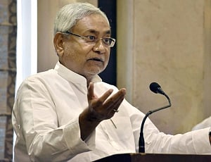 Nitish asks women groups to help govt ensure quality education