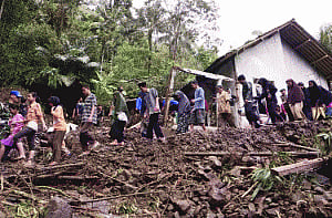 35 dead in Indonesian floods