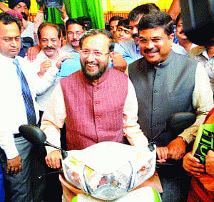 For green cause, Govt puts its shoulder to the wheel