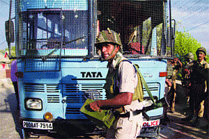 Highway terror in J&K claims 8 CRPF men
