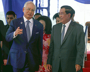 Malaysian PM reshuffles cabinet amid speculation of snap poll