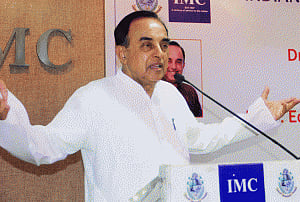 Prez forwards Swamy's complaint against Kejriwal to Home Min