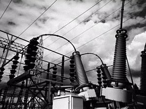 Power demand breaks record as city battles humidity
