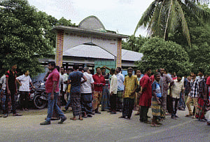 Hindu priest stabbed in Bangladesh