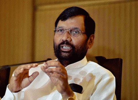 State, Centre on same page on J-K development: Paswan