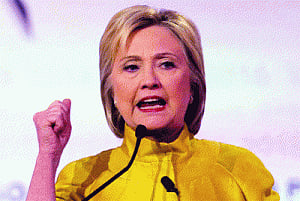 Trump unqualified to be US Prez, says Clinton
